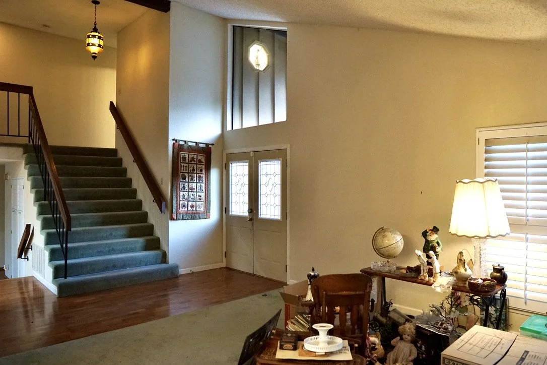 Entryway: BEFORE
