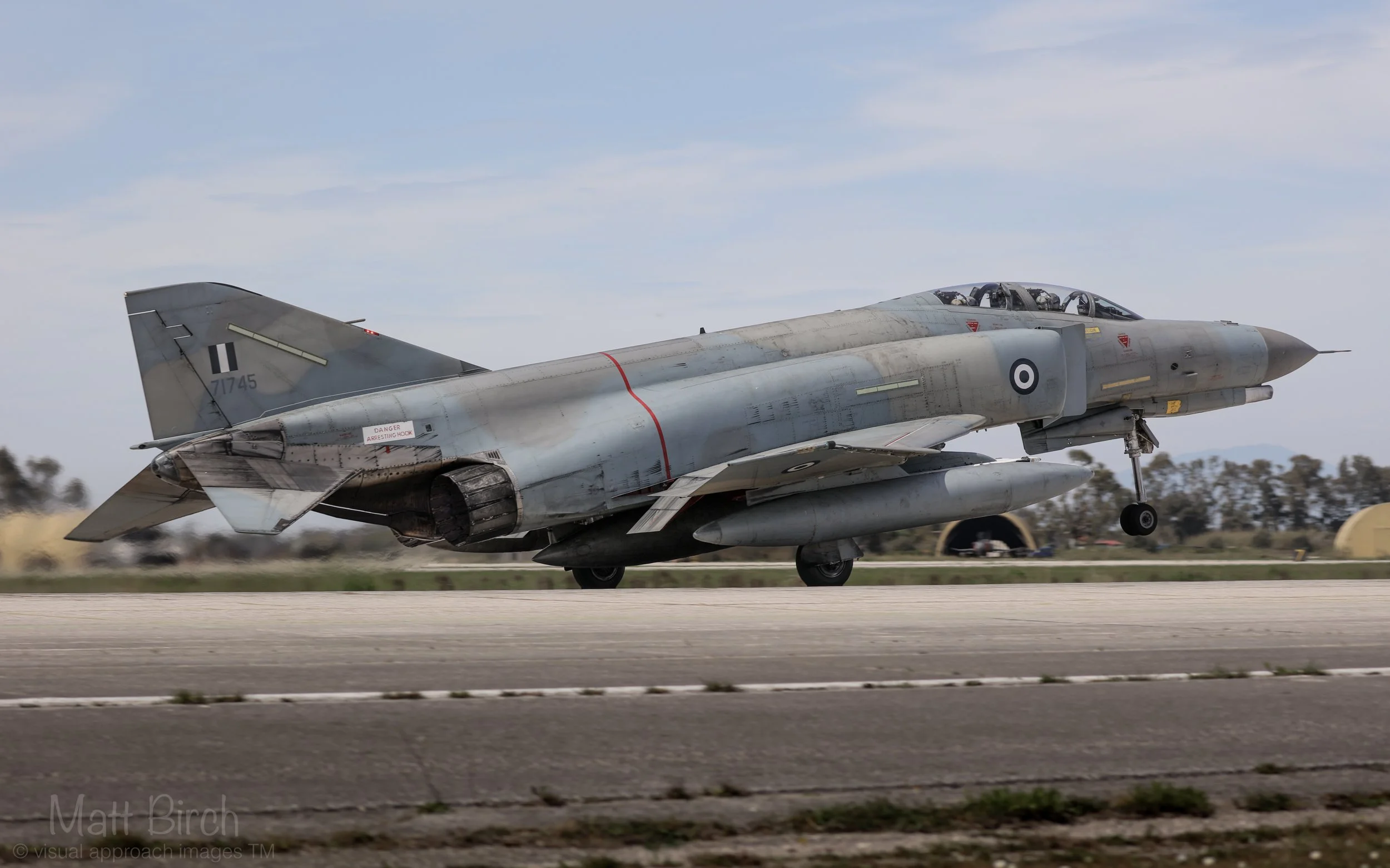 F4-71745-SIG-D5S23902.jpg