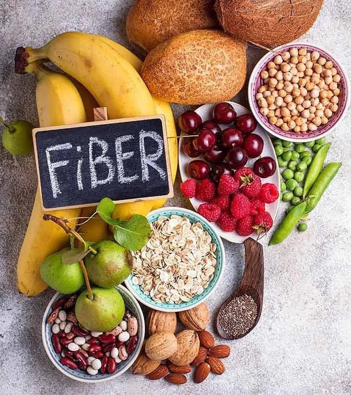 Fibre = better digestion, balanced blood sugar, and a happier gut 💩✨
But most people aren&rsquo;t hitting the target:
👉 Women need 25g/day
👉 Men need 30g/day
Here are 6 easy fibre swaps to help you boost your intake without overhauling your diet ?