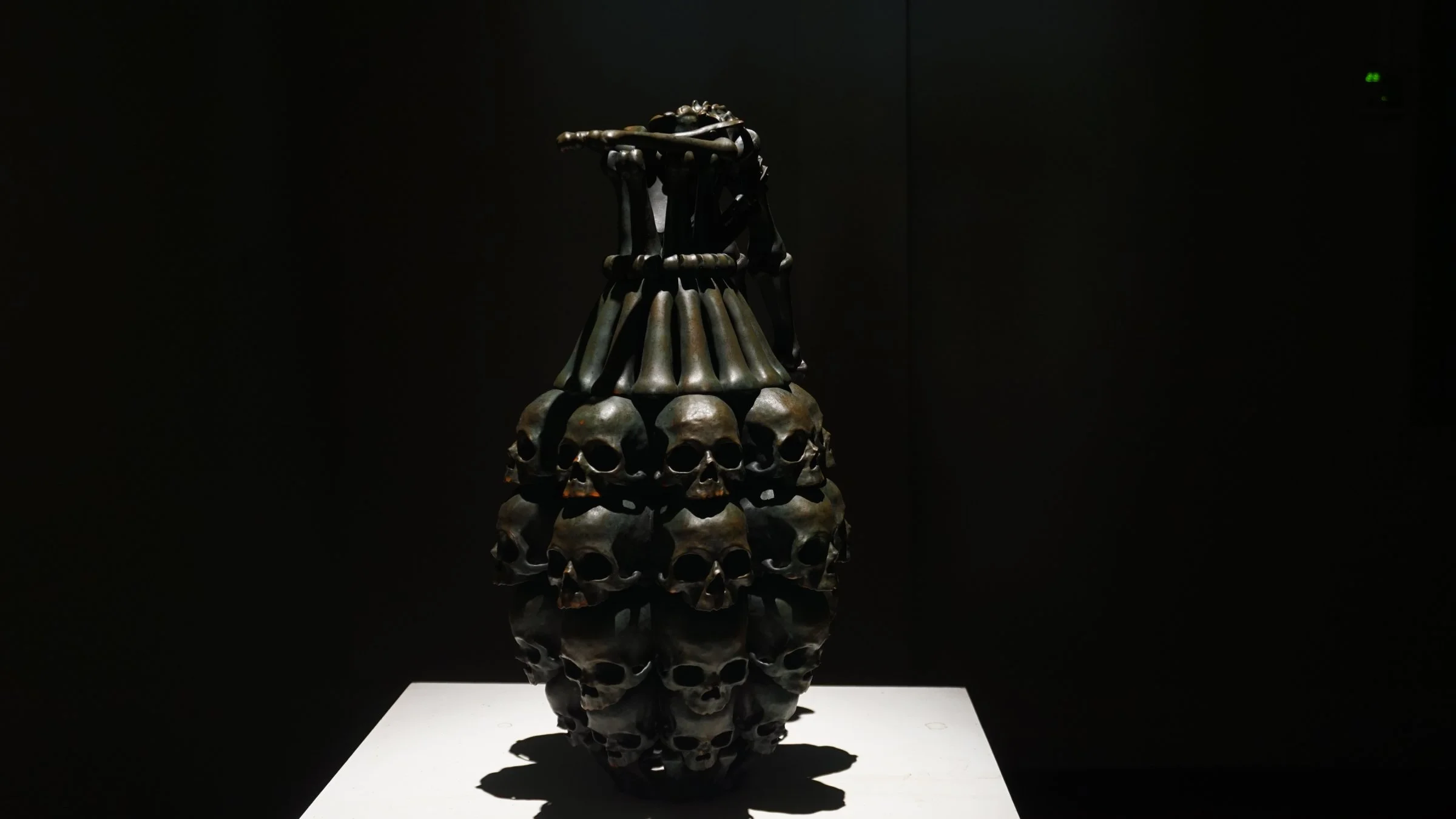 SKULLS BOMBS sculpture by Ratthakorn Disjaiyen, reflecting on the Ukraine-Russia war