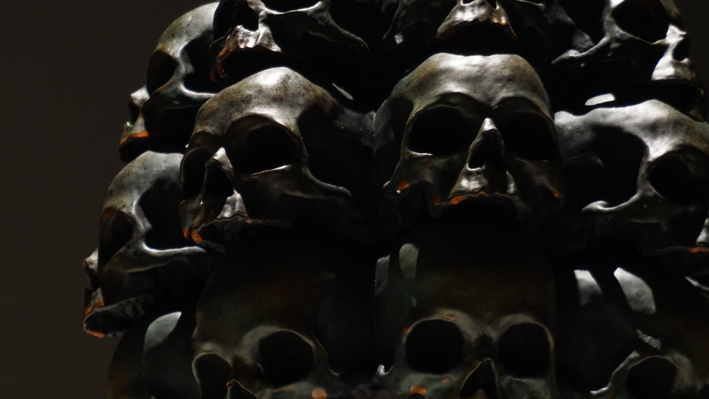SKULLS BOMBS sculpture by Ratthakorn Disjaiyen, reflecting on the Ukraine-Russia war