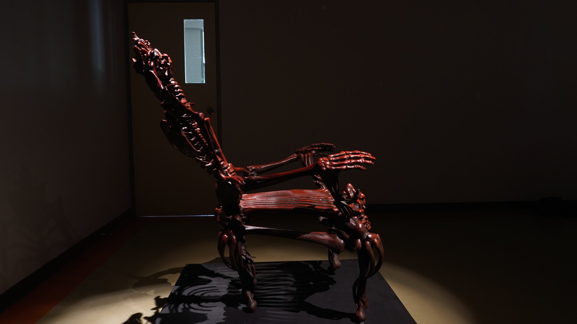 RB_chair_R-side.jpg