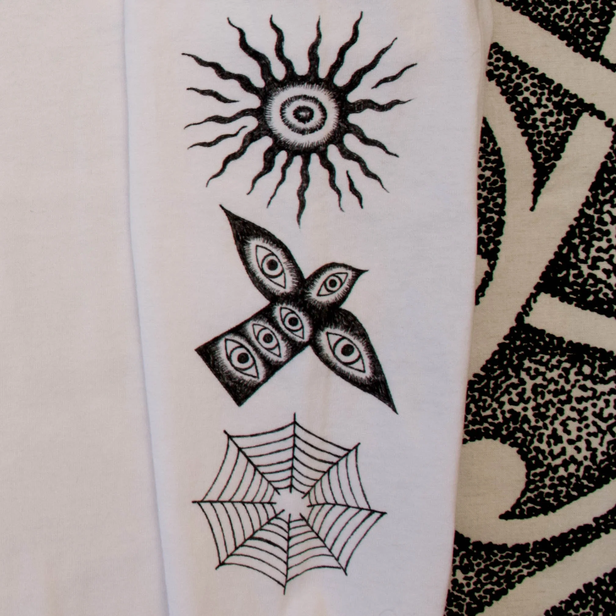 Handdrawn-longsleeve-spiderweb-bird-portal-tattoodesign-dagger-tshirt-drawing-marker-sun.jpg