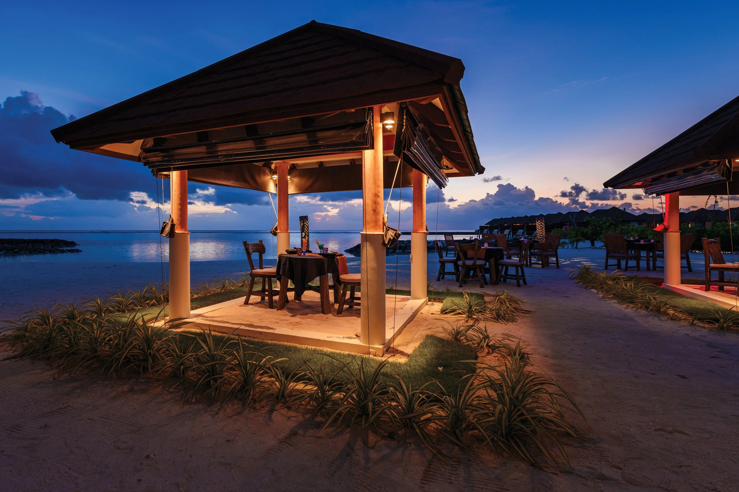 VARU BY ATMOSPHERE - OUTLETS AND DINING - CHARCOAL GRILL.jpg