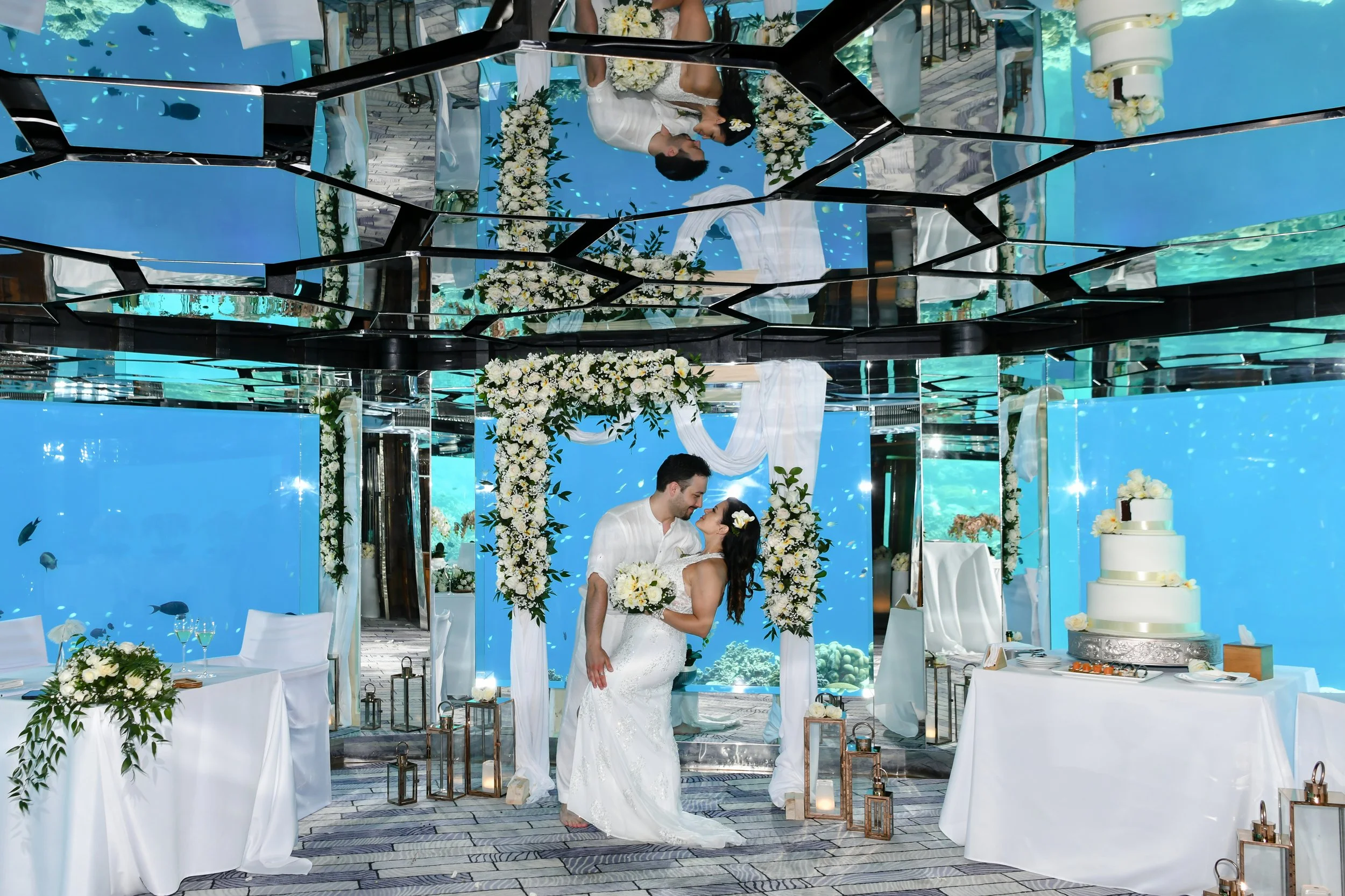 Anantara Kihavah - Underwater Restaurant Wedding Couples-3302x2201.jpg
