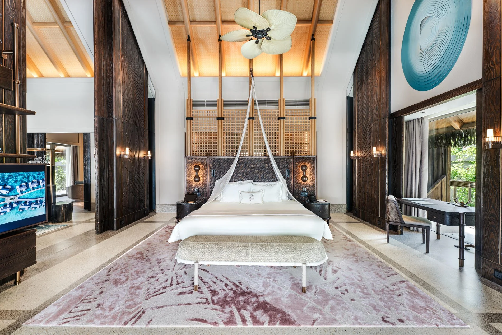 Three Bedroom Beach Residence with Pool - Indoor