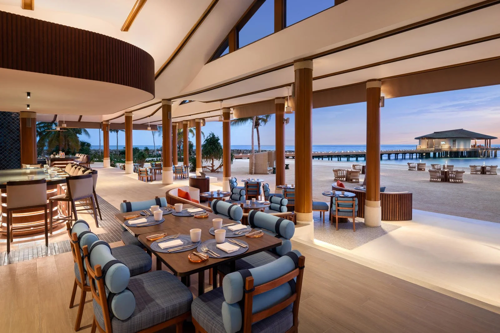 Centara Grand Lagoon - Blue Fin