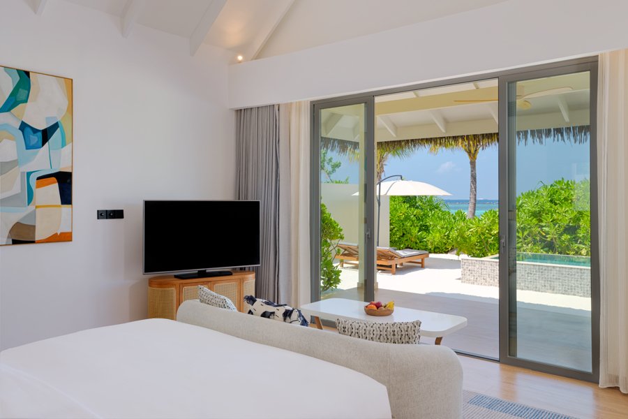 dusitd2-feydhoo-maldives-accommodation-beach-pool-villa-bedroom-900x600.jpg