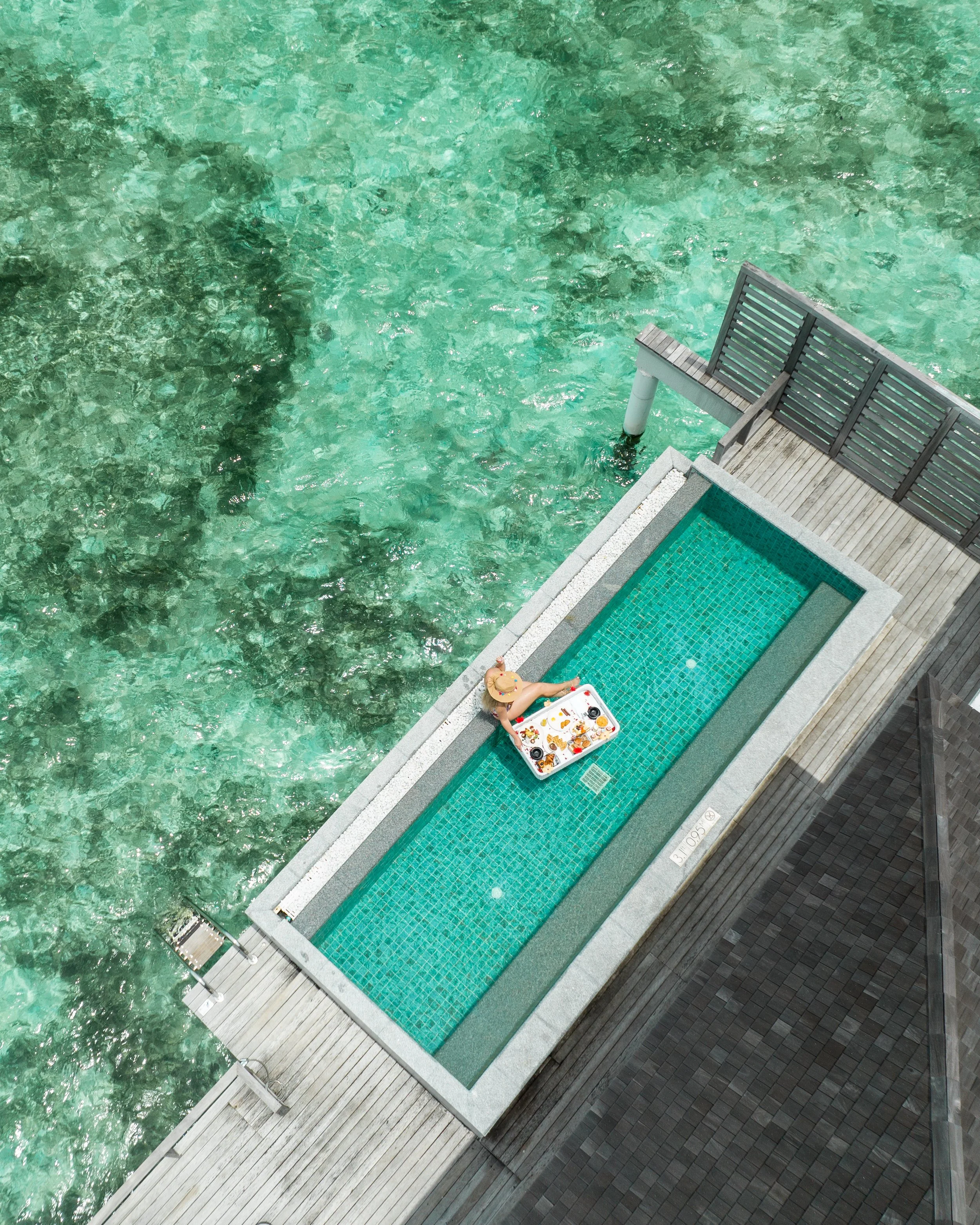 Floating Breakfast - Le Meridien Maldives