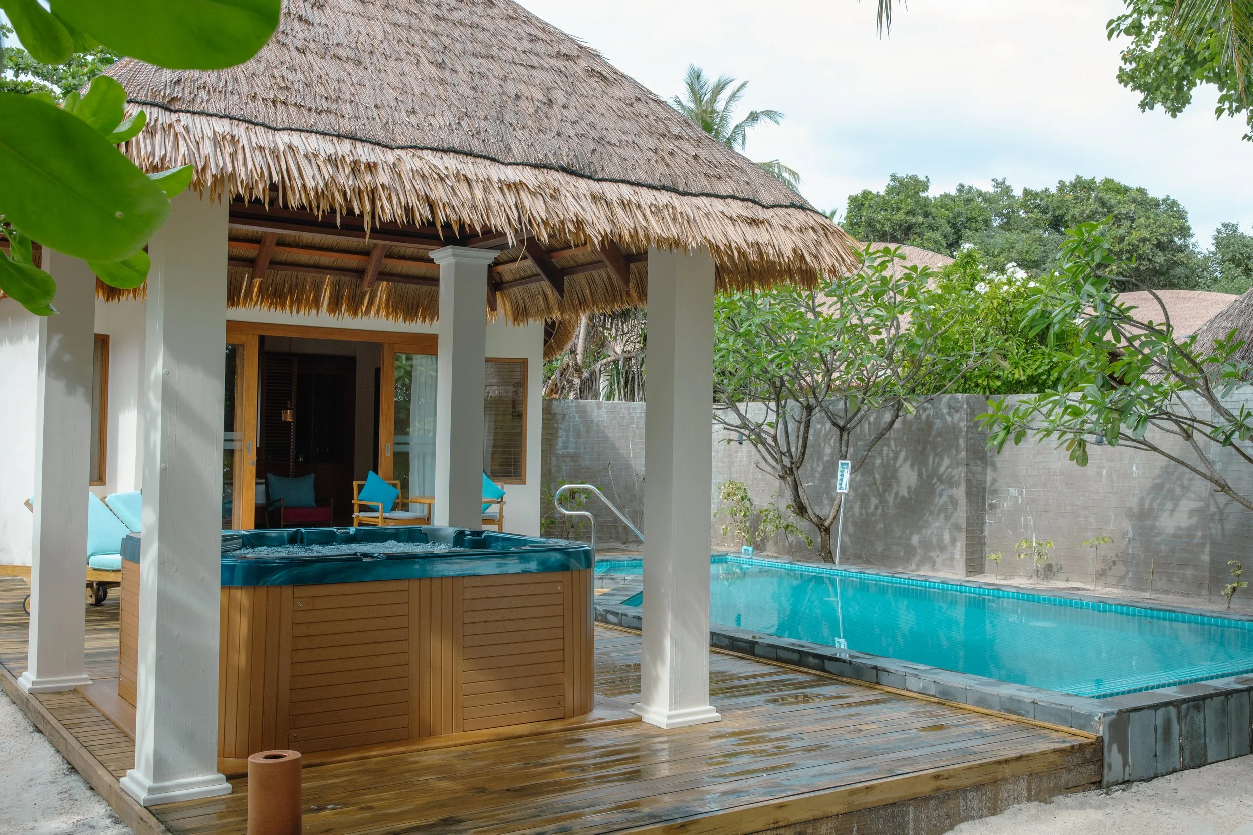 Furaveri - Beach Pool Villa with Jacuzzi Outdoor Deck & Pool