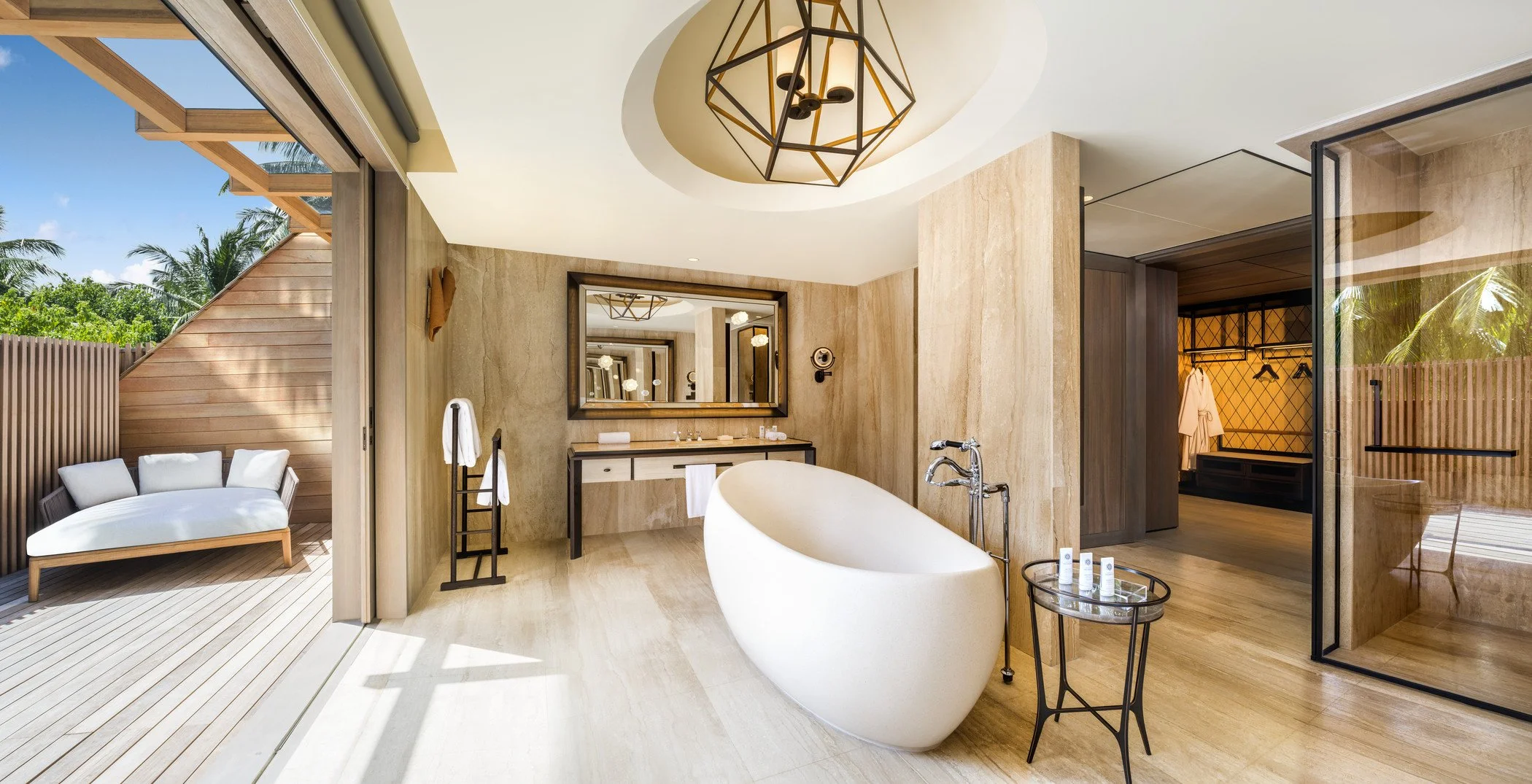 The St. Regis Maldives Vommuli - Caroline Astor Estate Bath