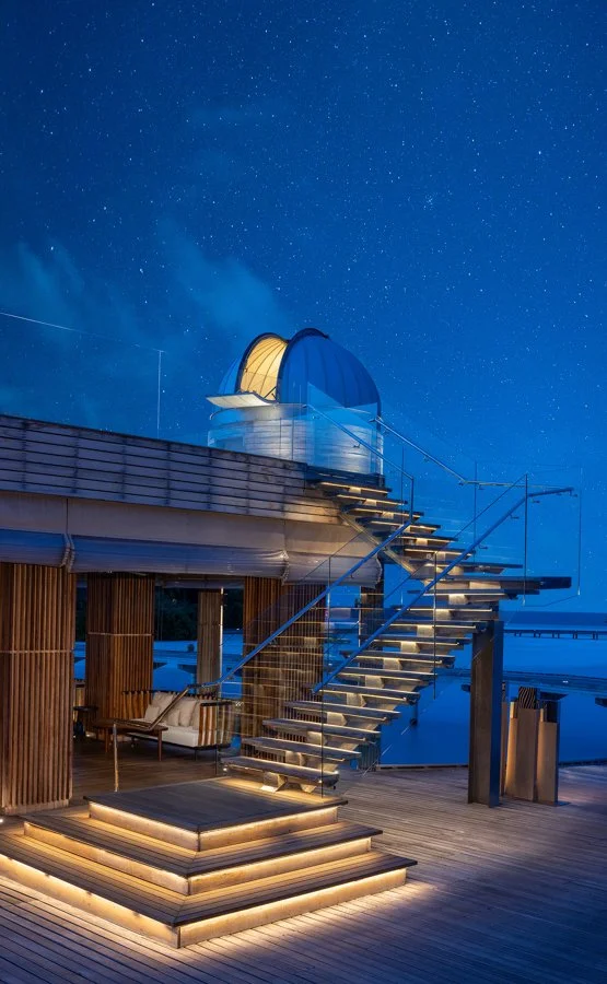Anantara Kihavah -  SKY Bar observatory (1)-555x900.jpg