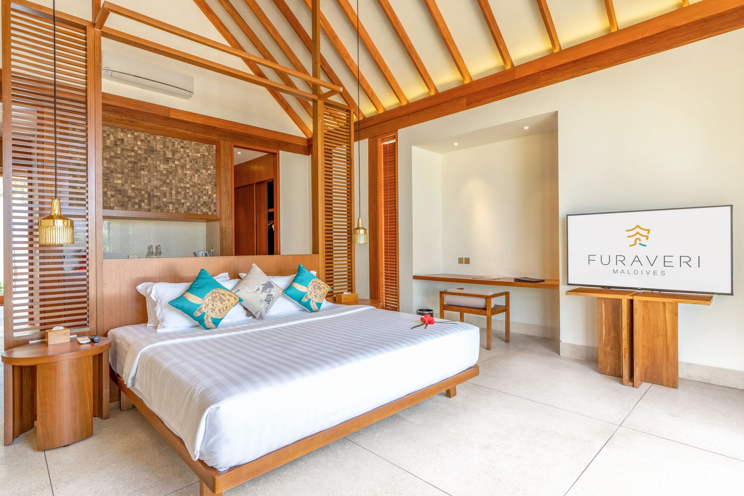 2 Bedroom Private luxury Beach Residence with Pool - Main Bedroom