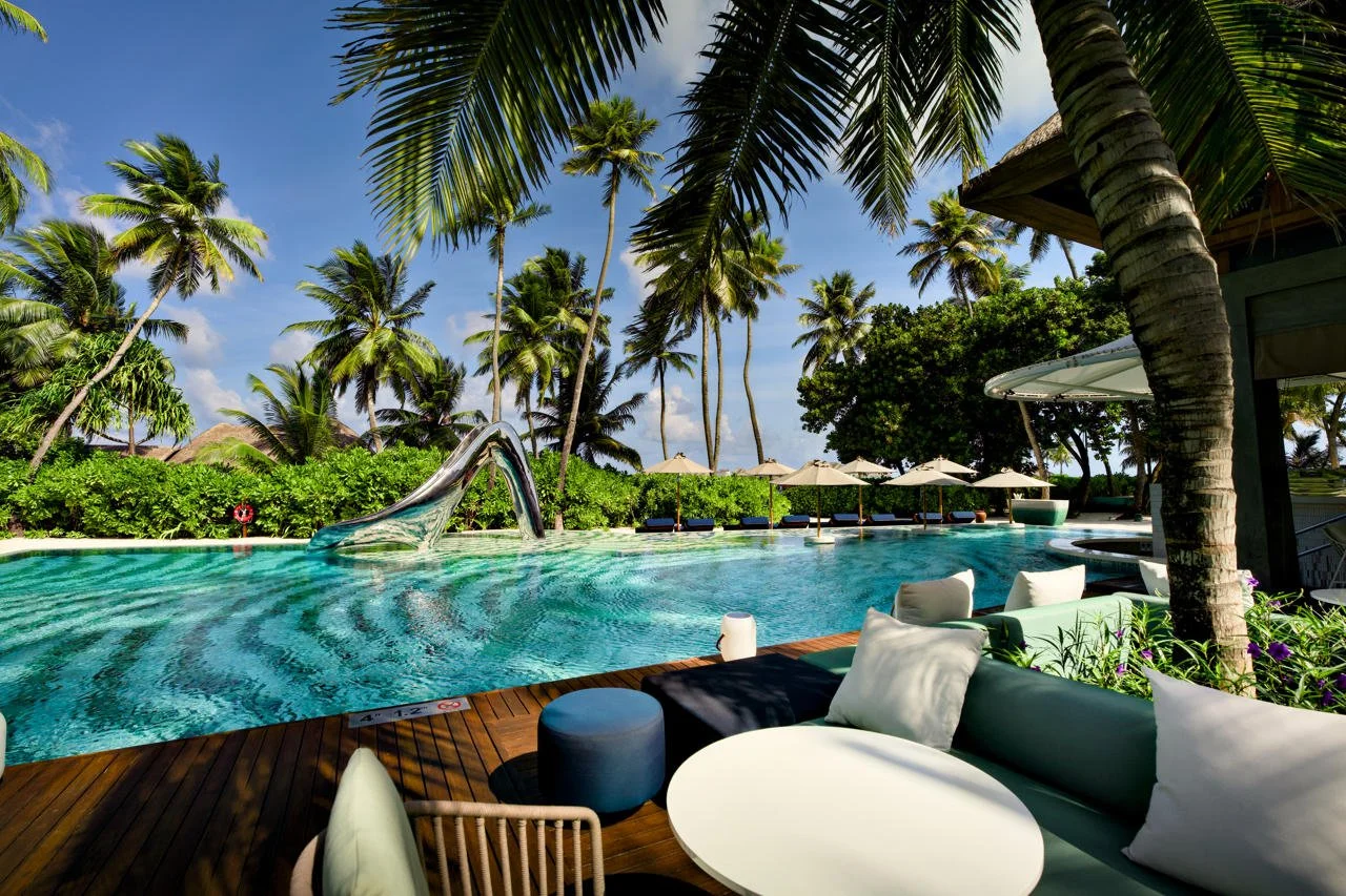 W Maldives - Wet Deck Bar