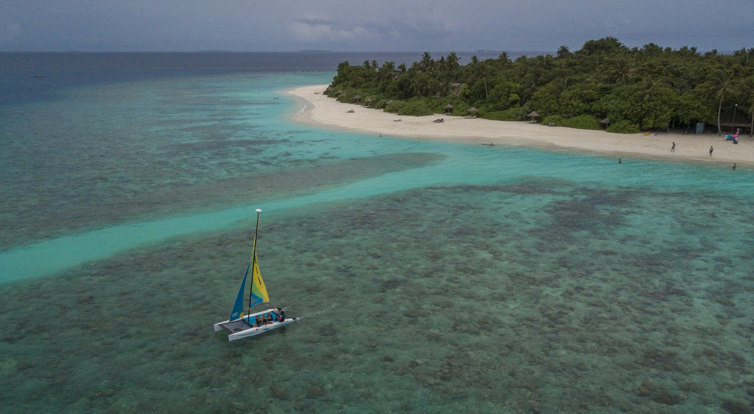 Furaveri Maldives - Catamaran