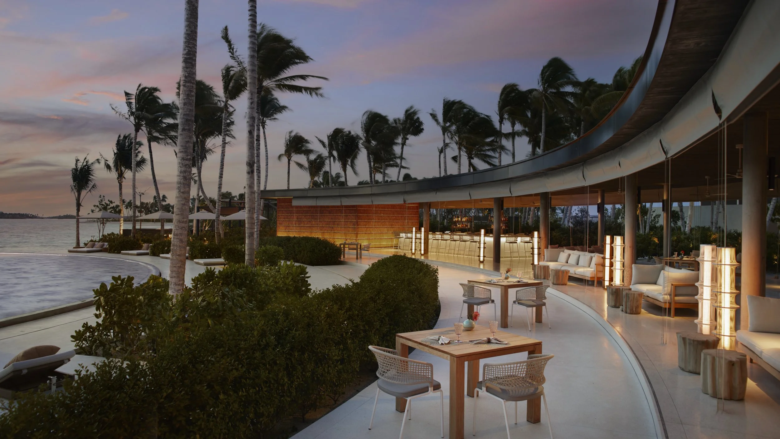 The Ritz-Carlton Maldives, Fari Islands - EAU Bar