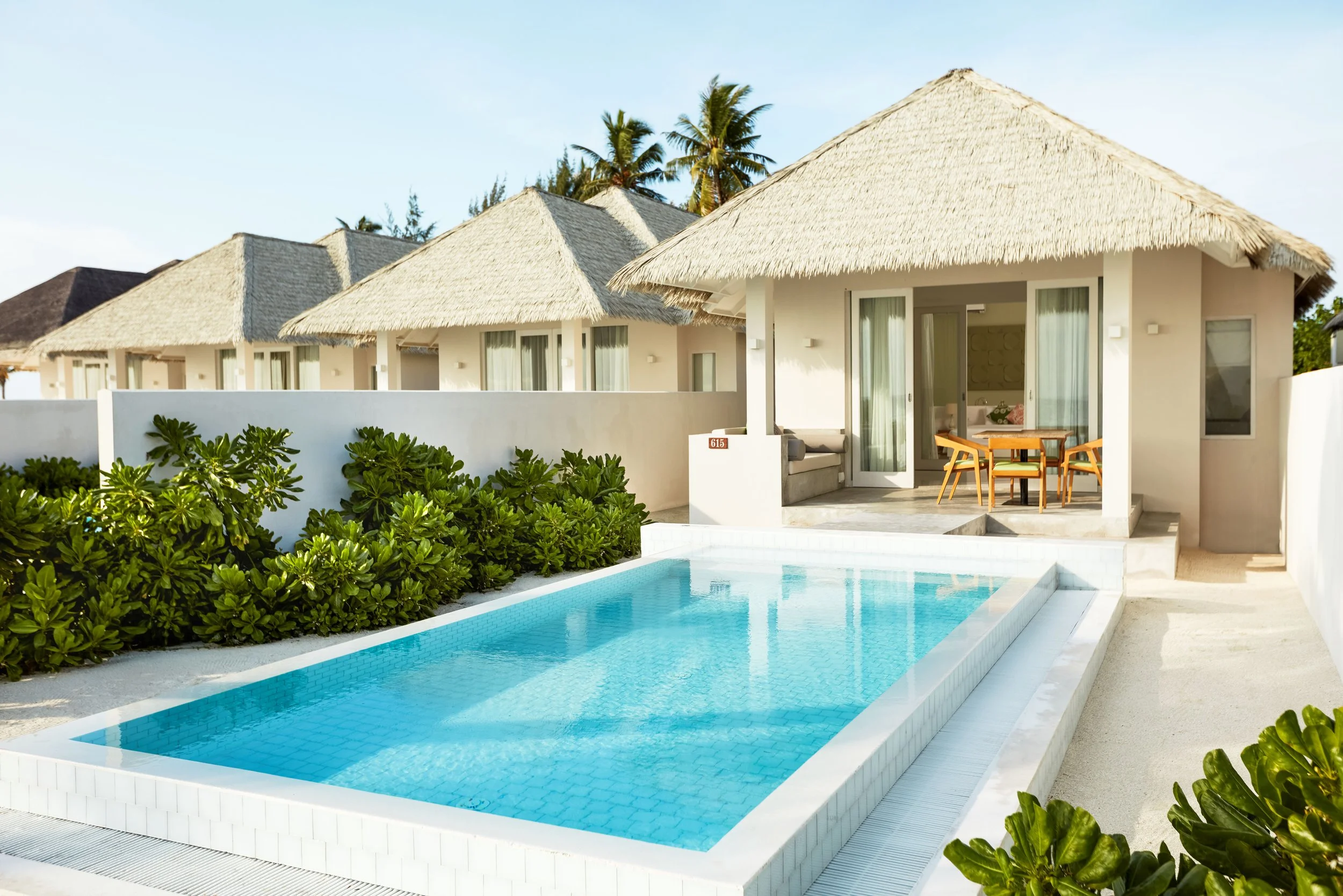 Olhuveli_BeachSuitePool_0121-Edit_page_01.jpg