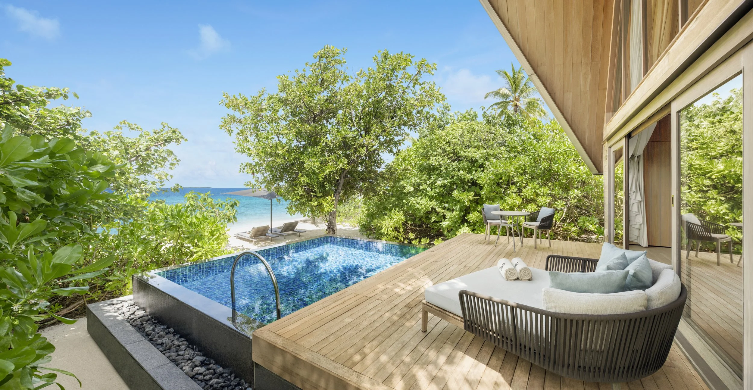 The St. Regis Maldives Vommuli - Beach Villa With Pool Deck