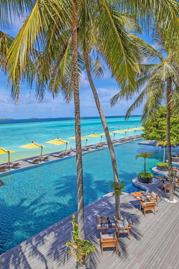 Anantara Kihavah - Manzaru pool aerial view-600x900.jpg