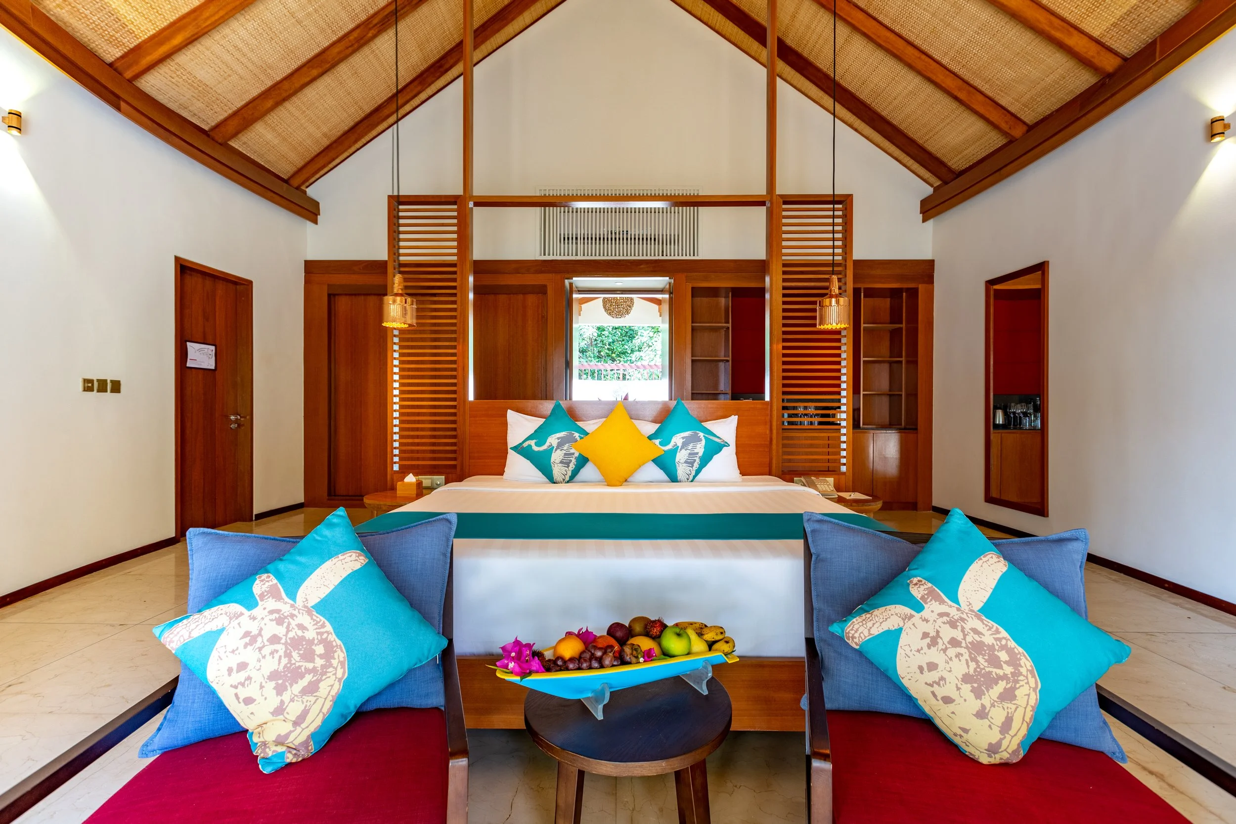Furaveri - Beach Pool Villa with Jacuzzi Interior