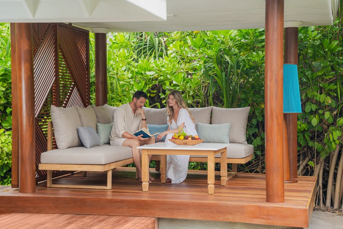 Anantara Kihavah - Beah Pool Villa Sala-1200x800.jpg