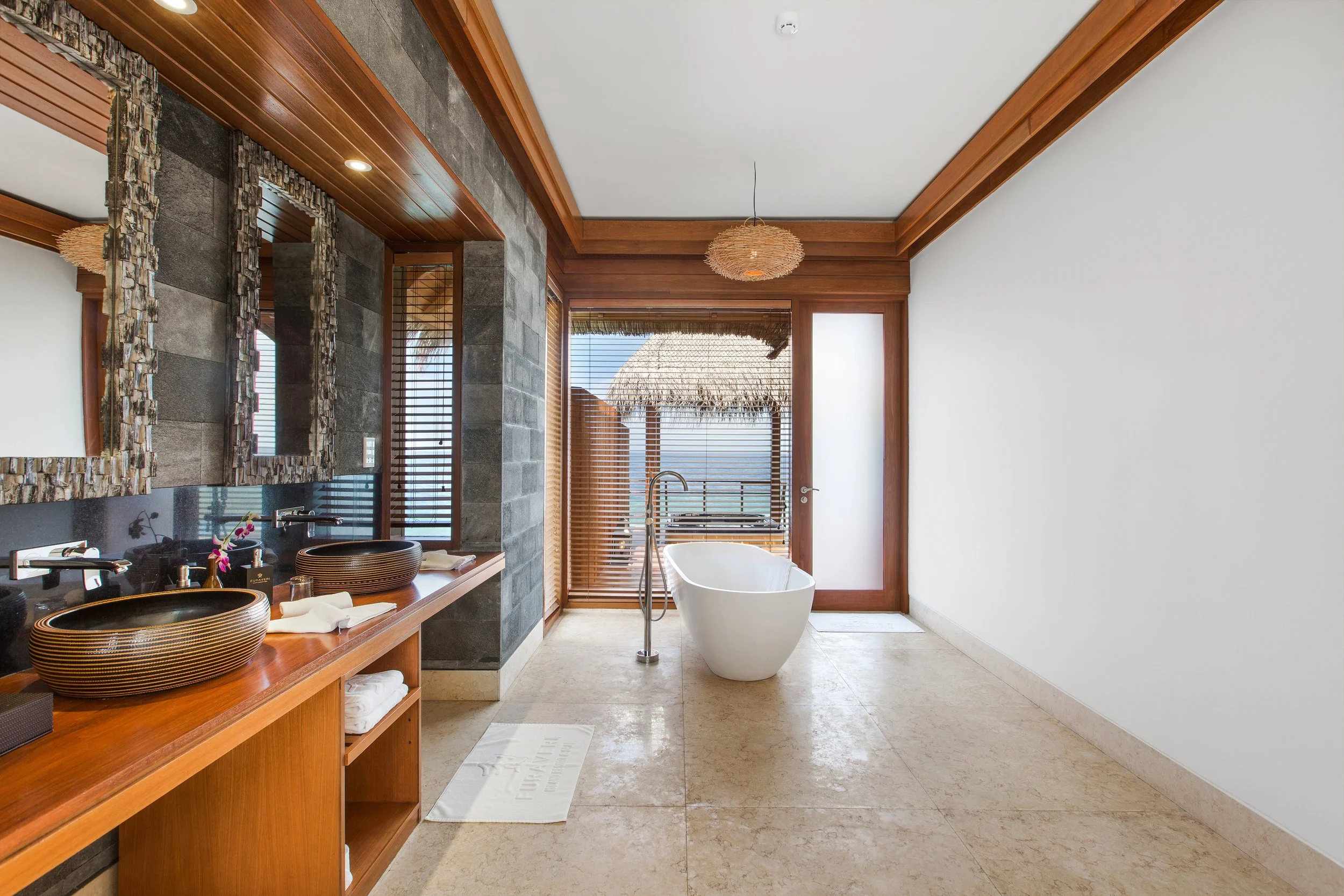 2 Bedroom Private Ocean Reef Residence - Bathroom