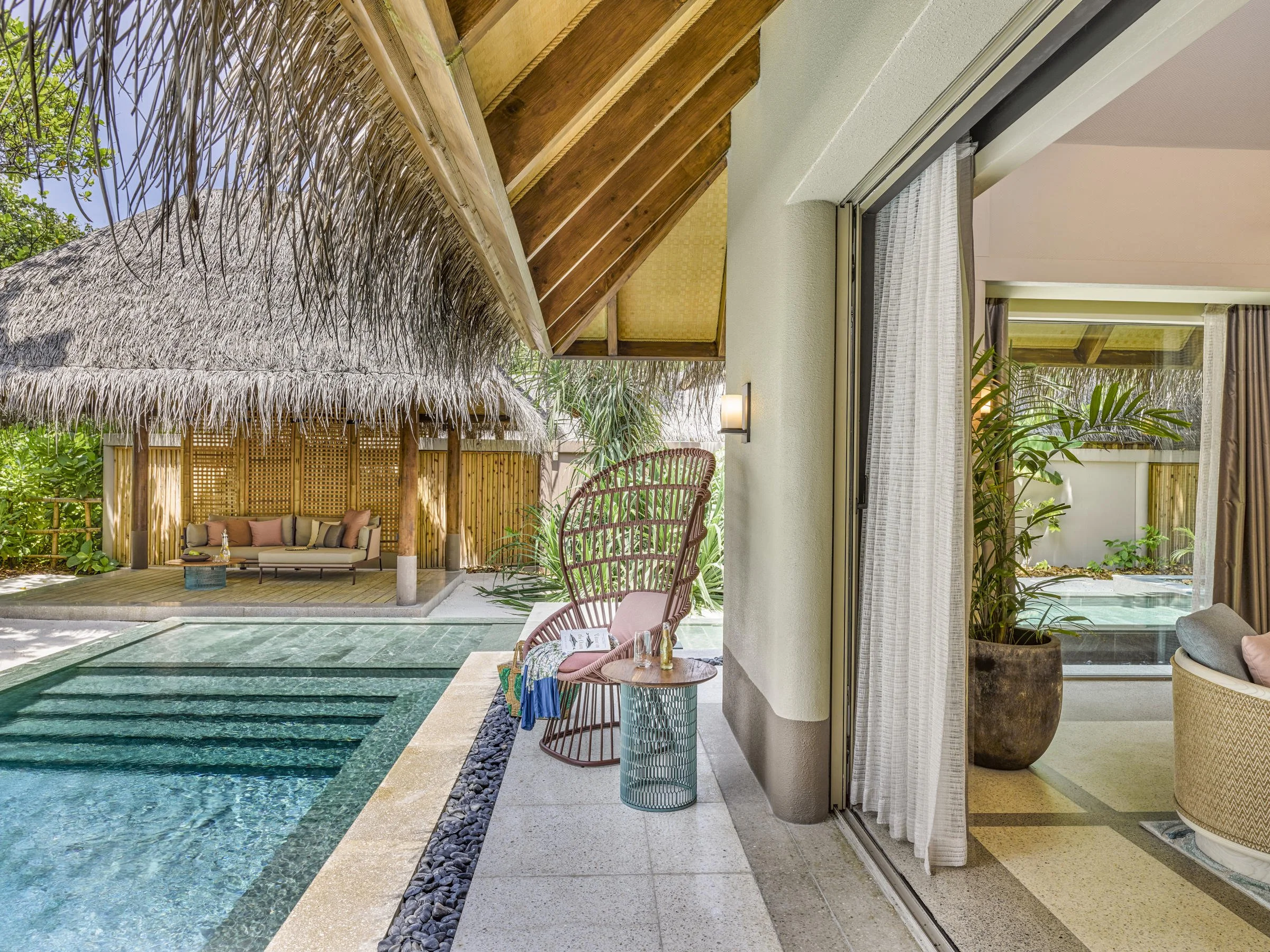 Beach Villa With Pool - Outdoor