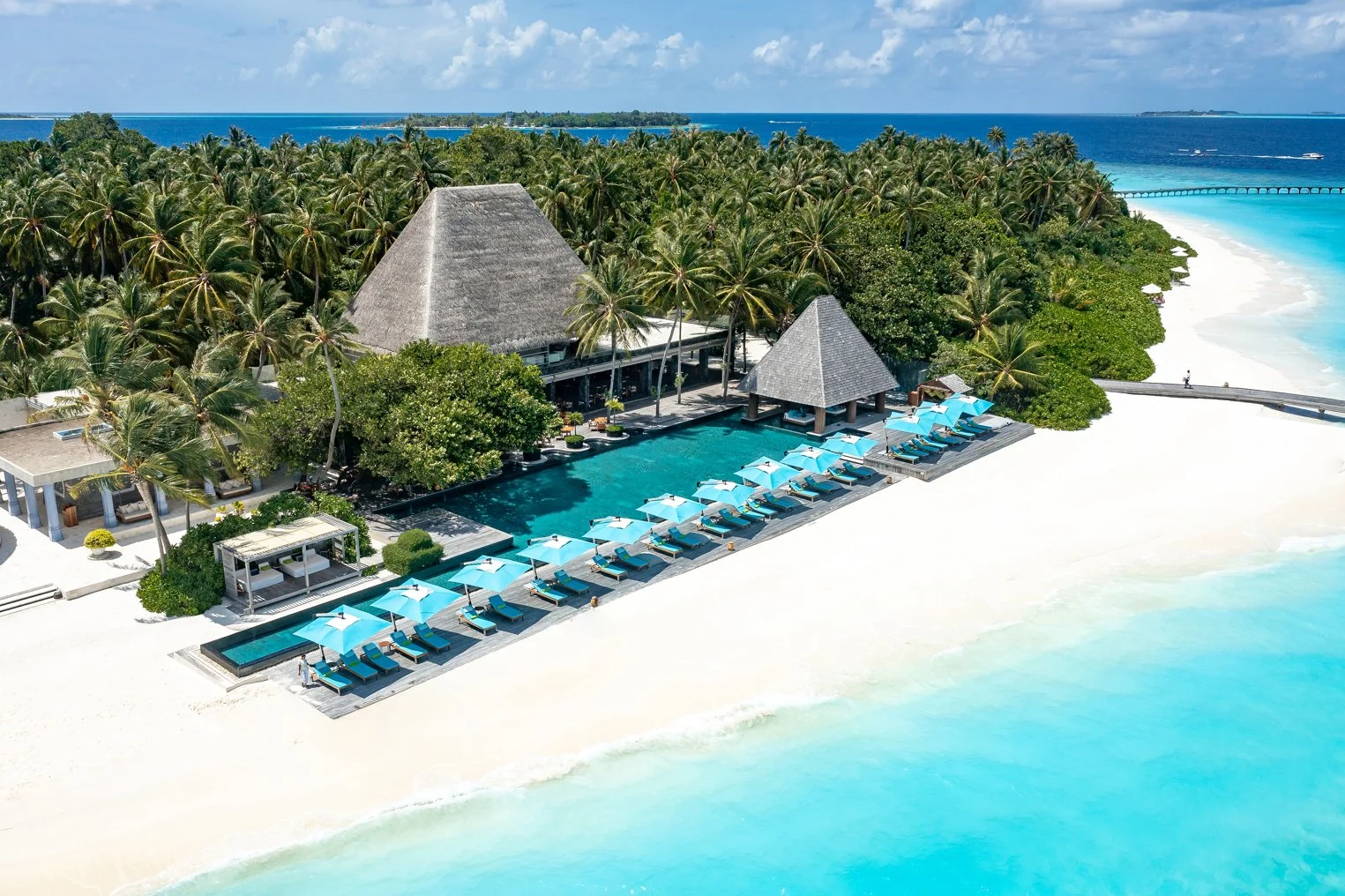 Anantara Kihavah - Manzaru Restaurant-1525x1016.jpg
