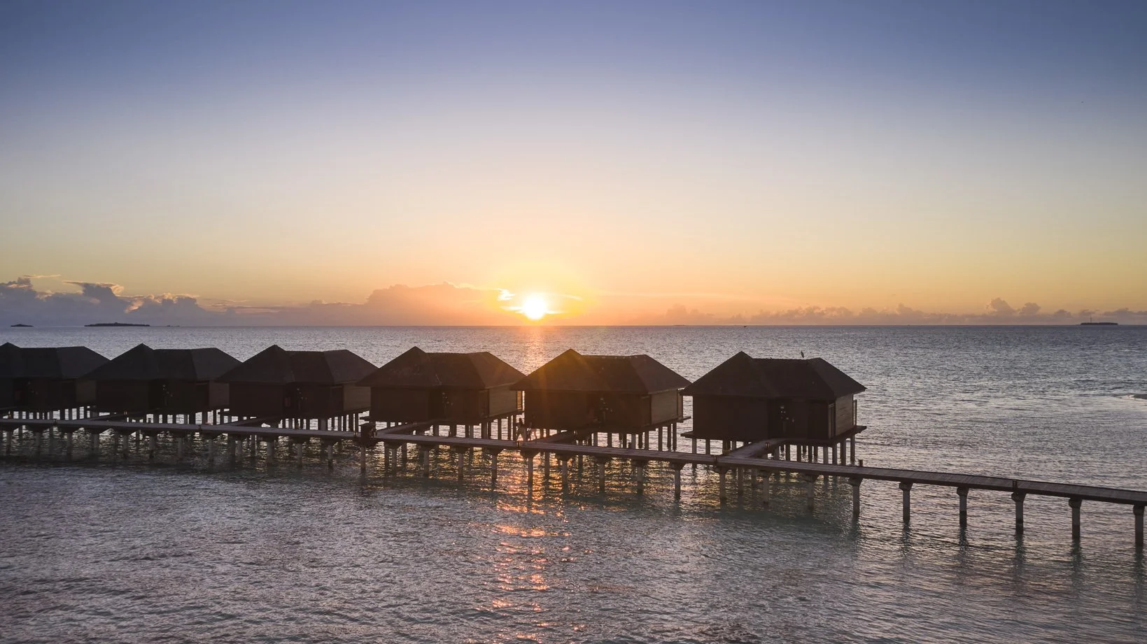 SunSiyam_Olhuveli-Deluxe-Water_Villa-Aerial-2-1639x921.jpg