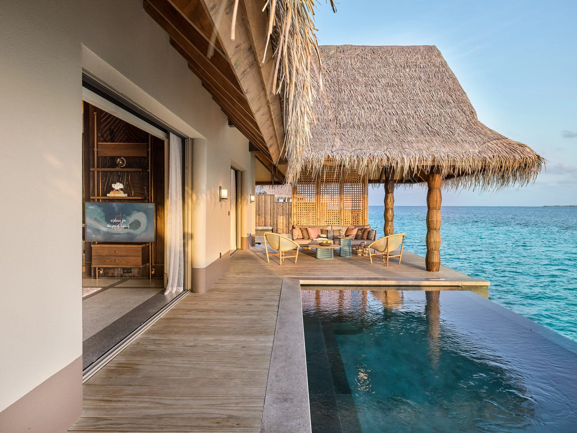 Luxury Water Villa with Pool - Outdoor