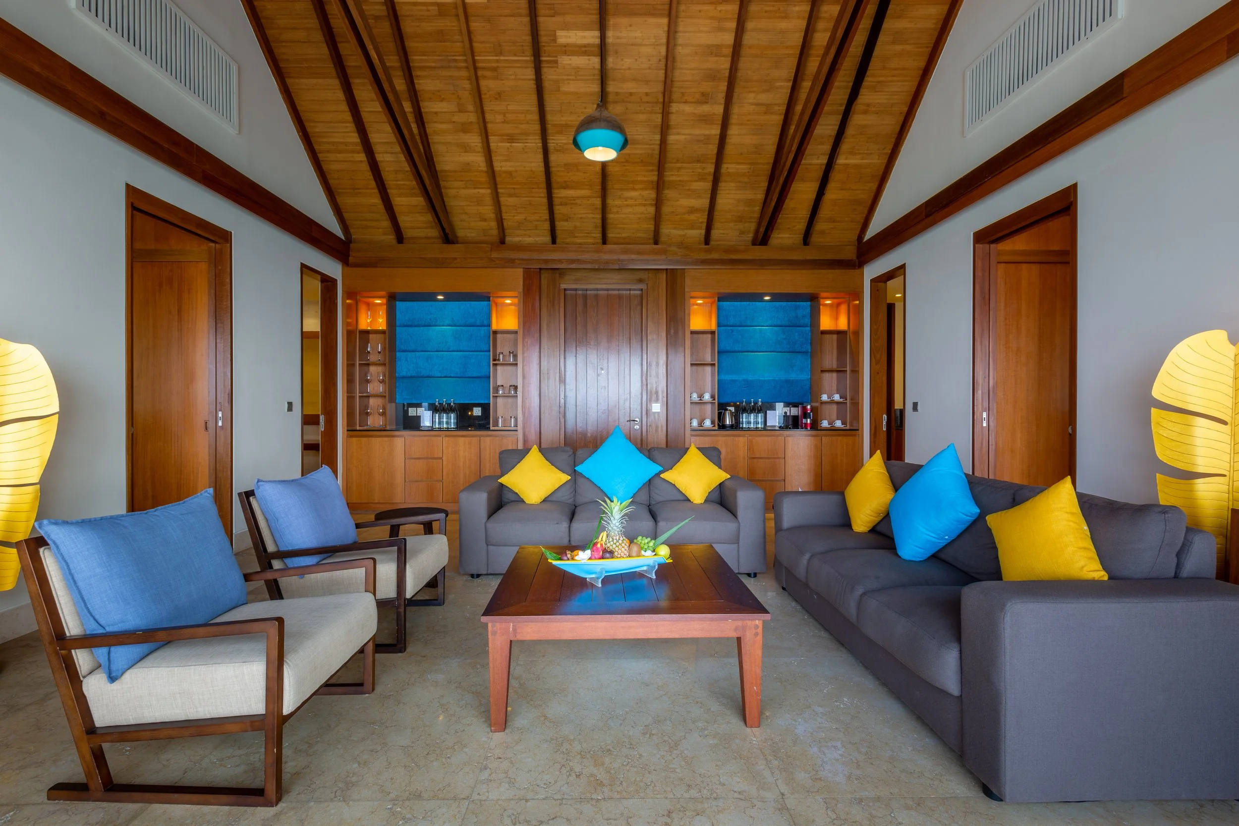 2 Bedroom Private Ocean Reef Residence - Living Room