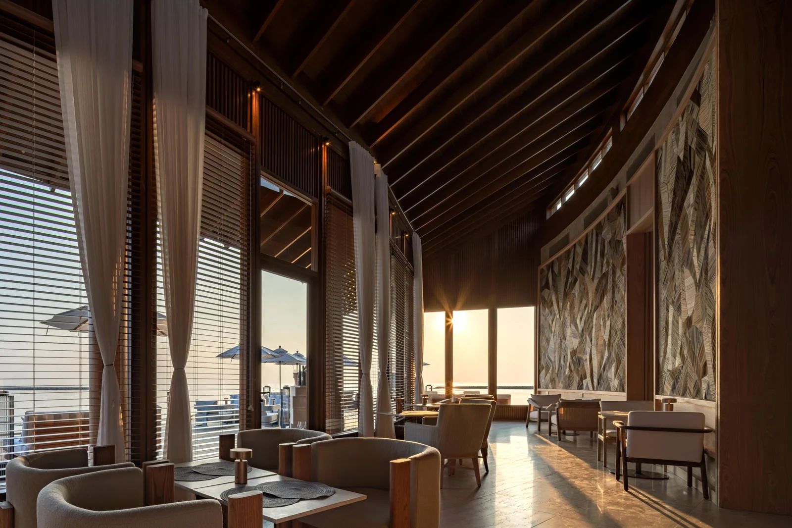 Centara Grand Lagoon - The Club