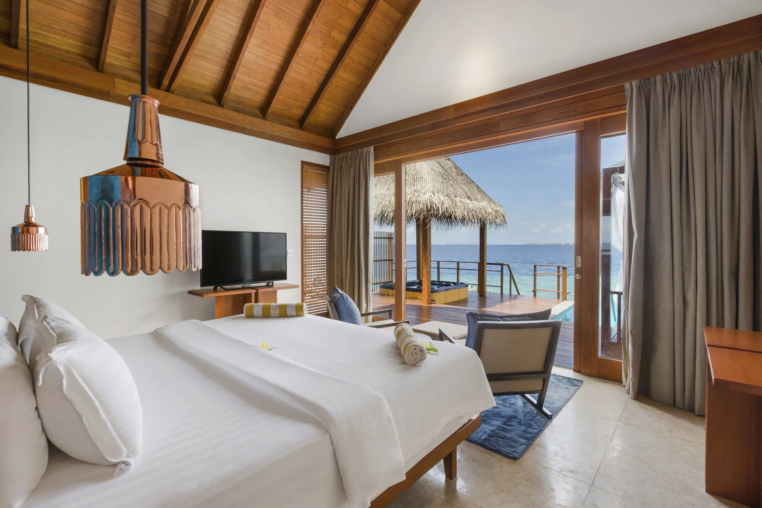 2 Bedroom Private Ocean Reef Residence - Main Bedroom