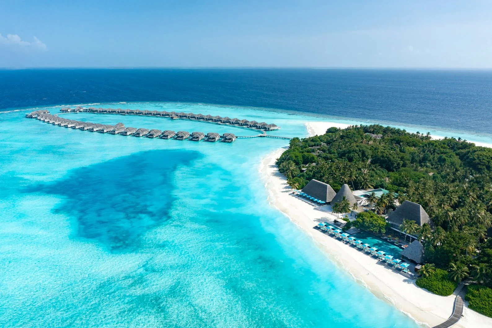 Anantara Kihavah - Manzaru & Plates Restaurant-1588x1058.jpg