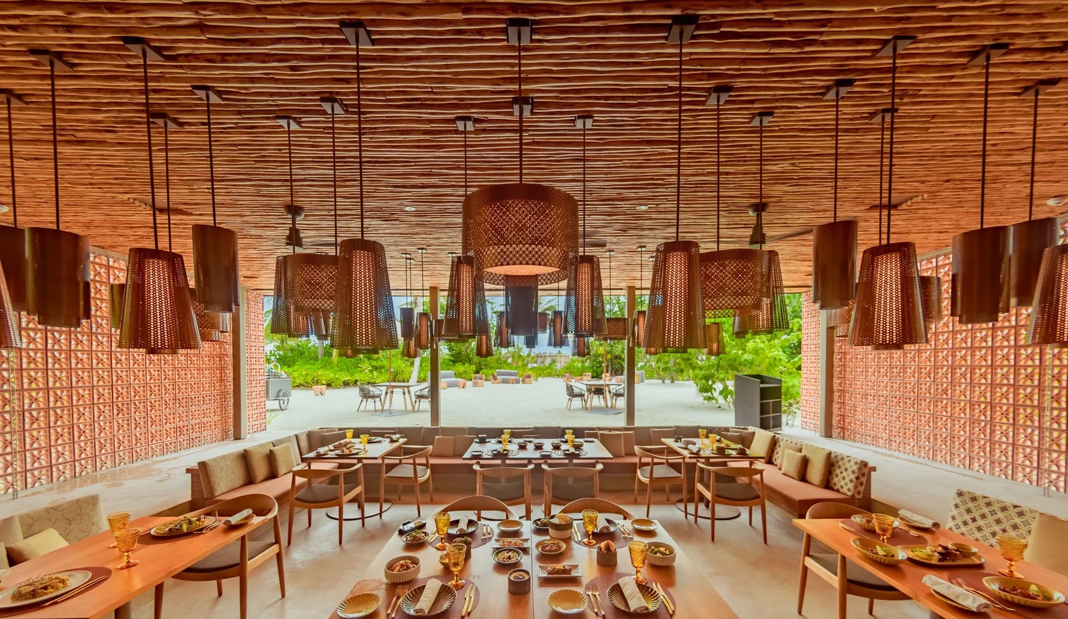 The Ritz-Carlton Maldives, Fari Islands - Arabesque