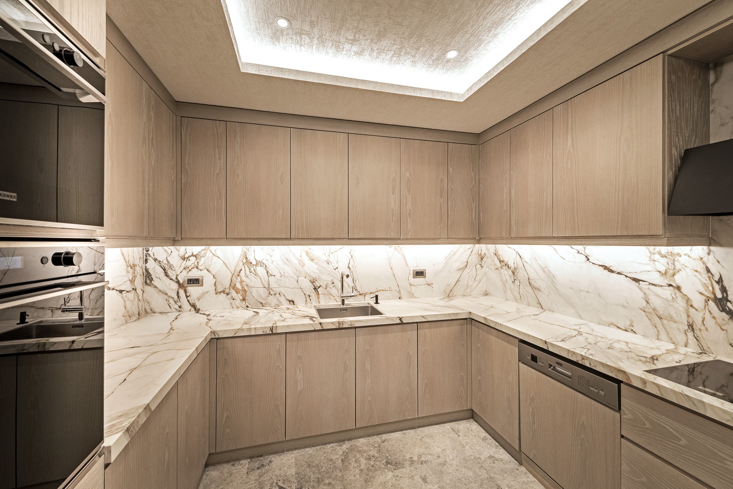 Four Bedroom Wellbeing Private Ocean Residence - Indoor