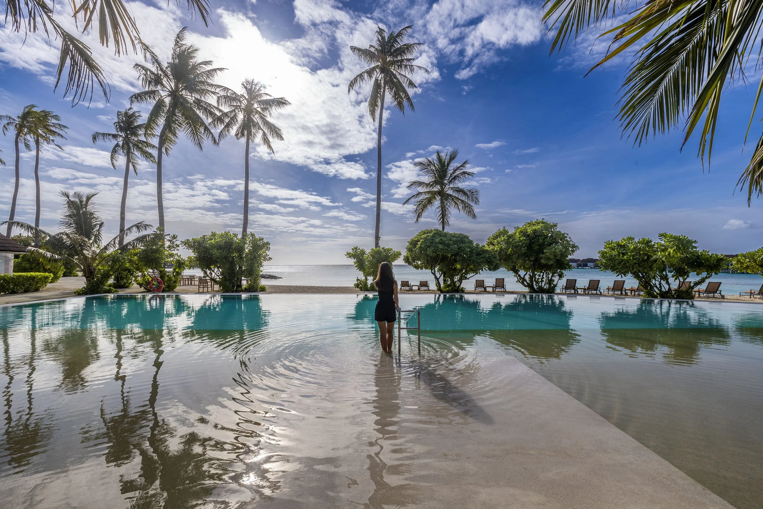 SSO_Pool_Bar_Exterior_Yacob_24-82.jpg