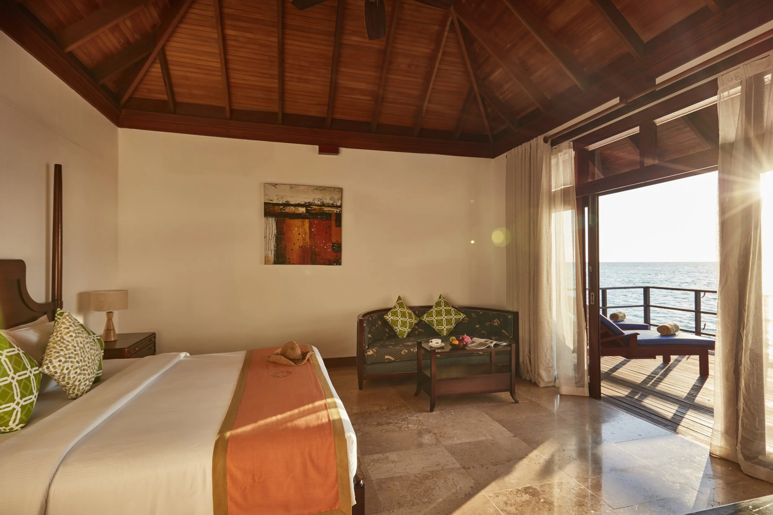 SunSiyam-Olhuveli-Deluxe-Water-Villa-Bedroom-3-2606x1737.jpg