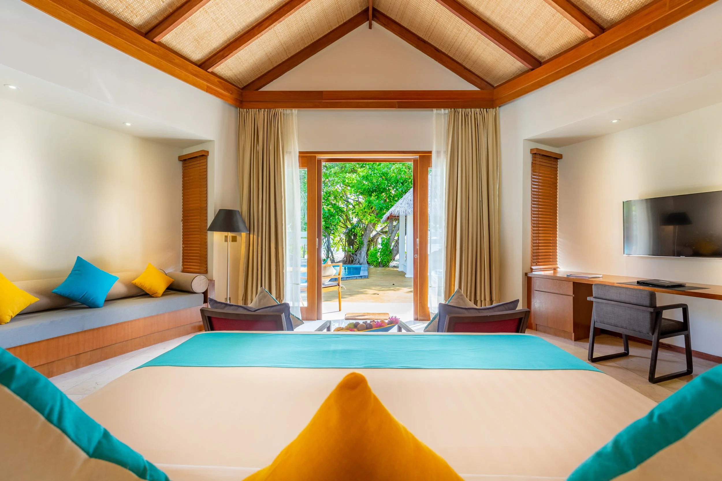 Furaveri - Beach Pool Villa with Jacuzzi Interior