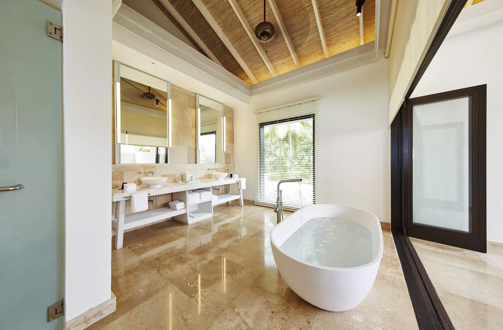Como Maalifushi Maldives - Como Residence