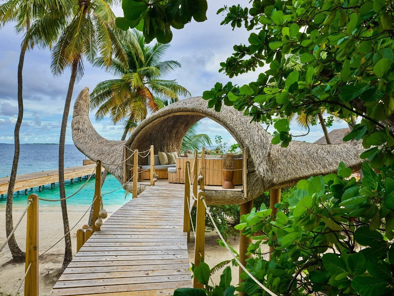 Manta Treehouse Dining