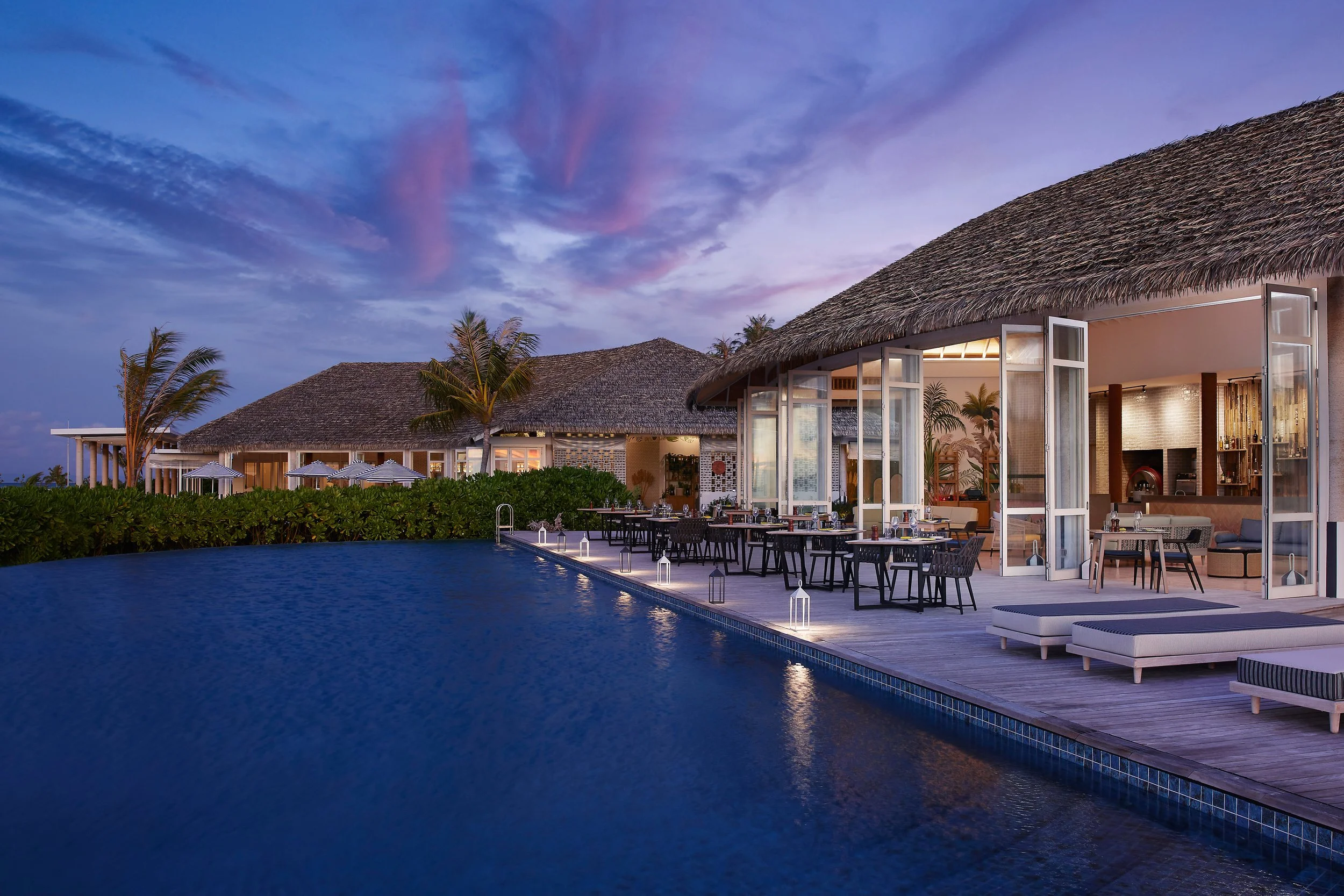 Velaa Bar + Grill - Poolside Dining