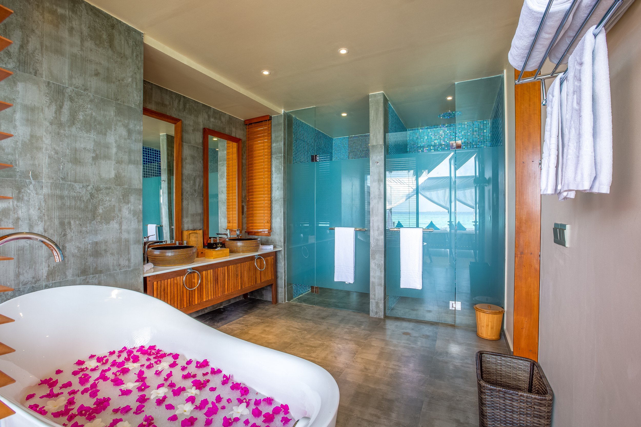 Furaveri - Ocean Villa Horizon Bathroom