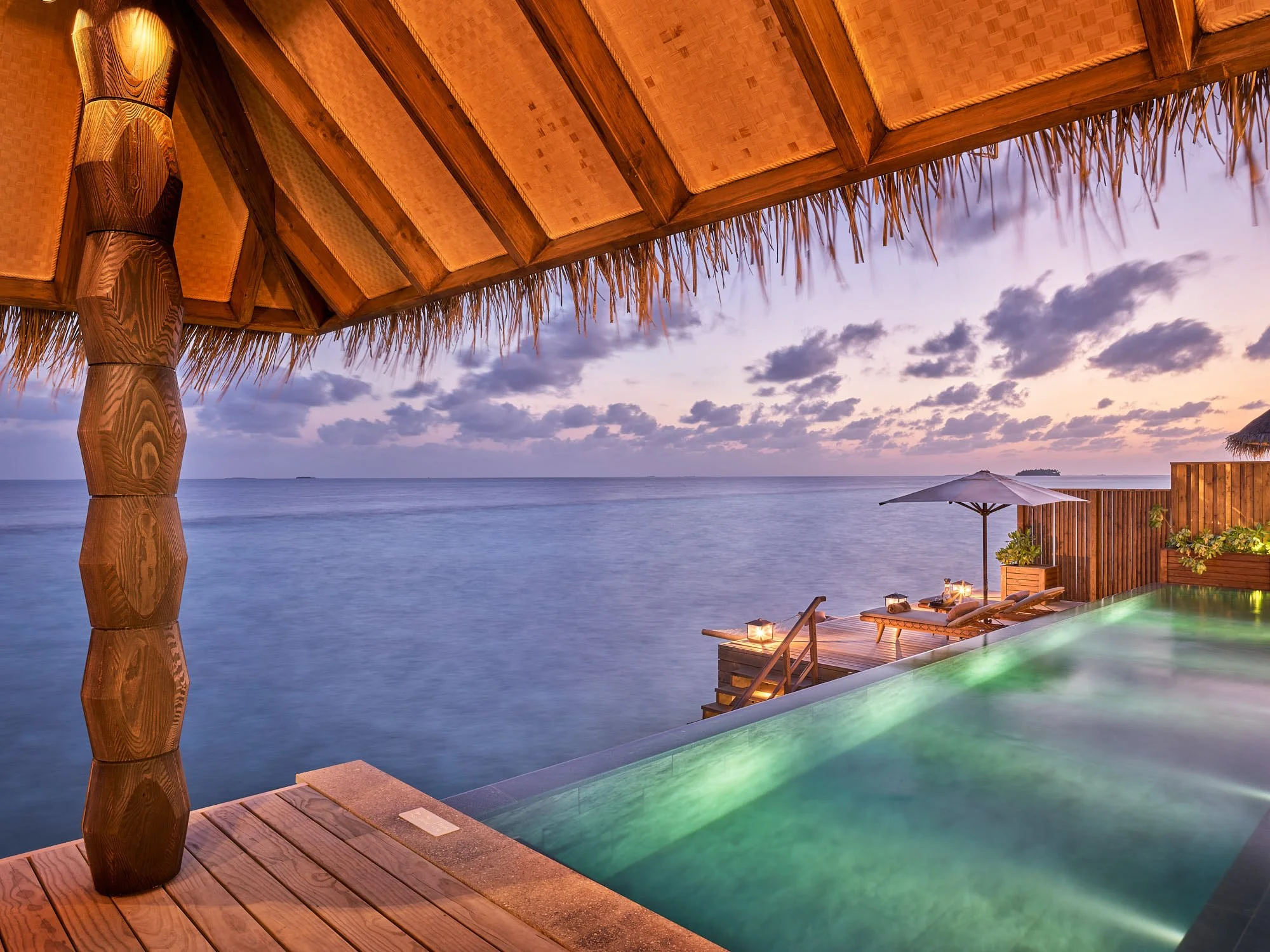 Luxury Sunset Water Villa with Pool - Outdoor