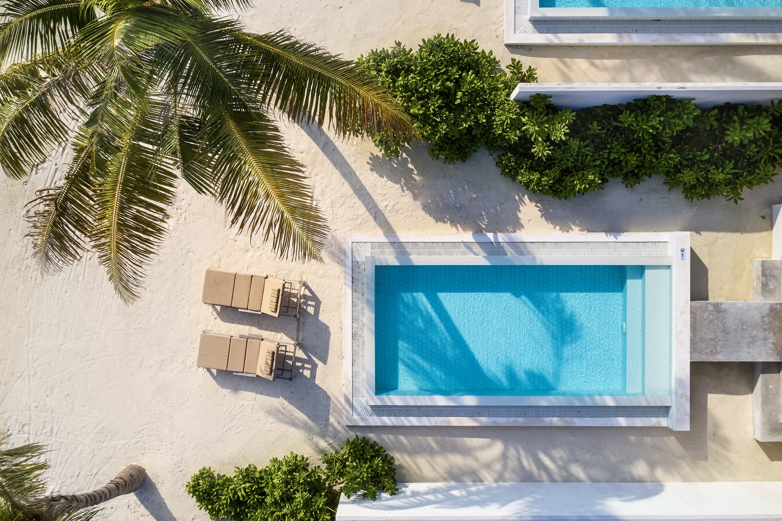 Olhuveli_Drone_0154-Edit_page_01.jpg