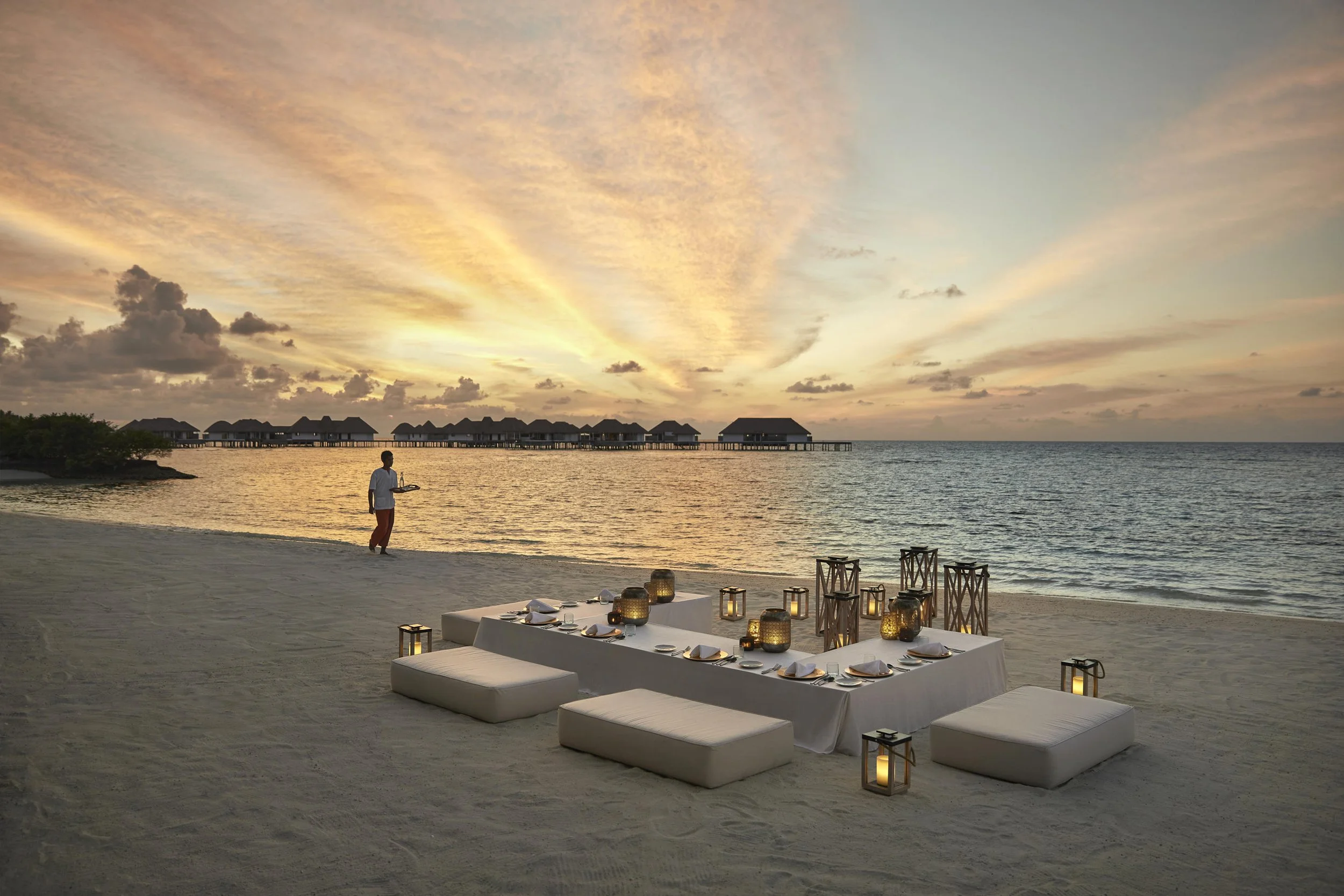 Como Maalifushi Maldives - Beach Sunset Middle East Dining