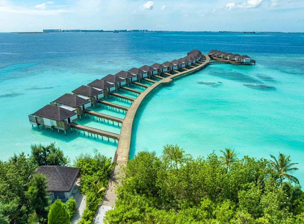dusitd2-feydhoo-maldives-accommodation-overwater-pool-villa-exterior-overview-2-1027x756.jpg