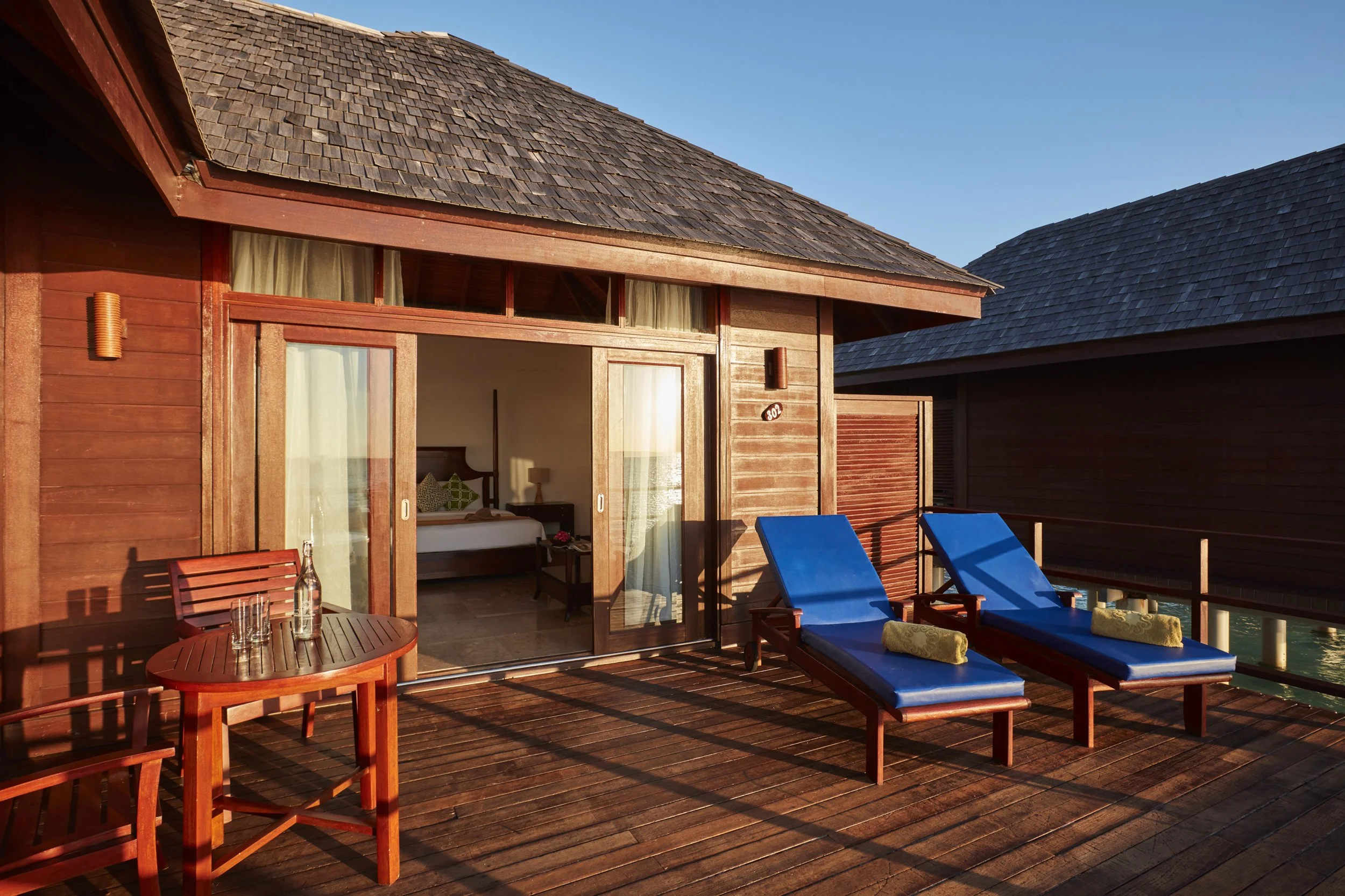 SunSiyam_Olhuveli-Deluxe-Water_Villa-Deck-4-2606x1737.jpg