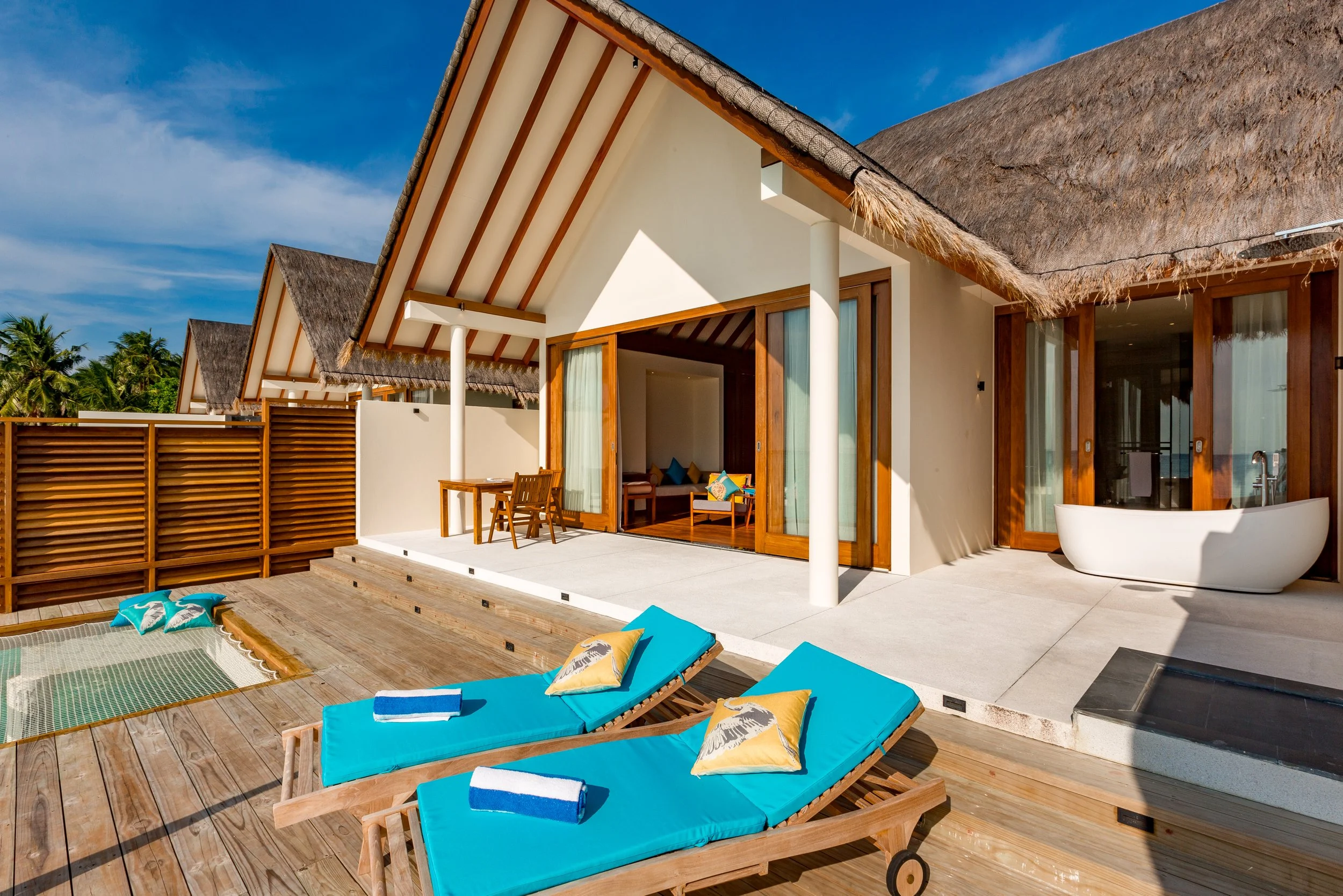 Furaveri - Ocean Villa Infinity Deck