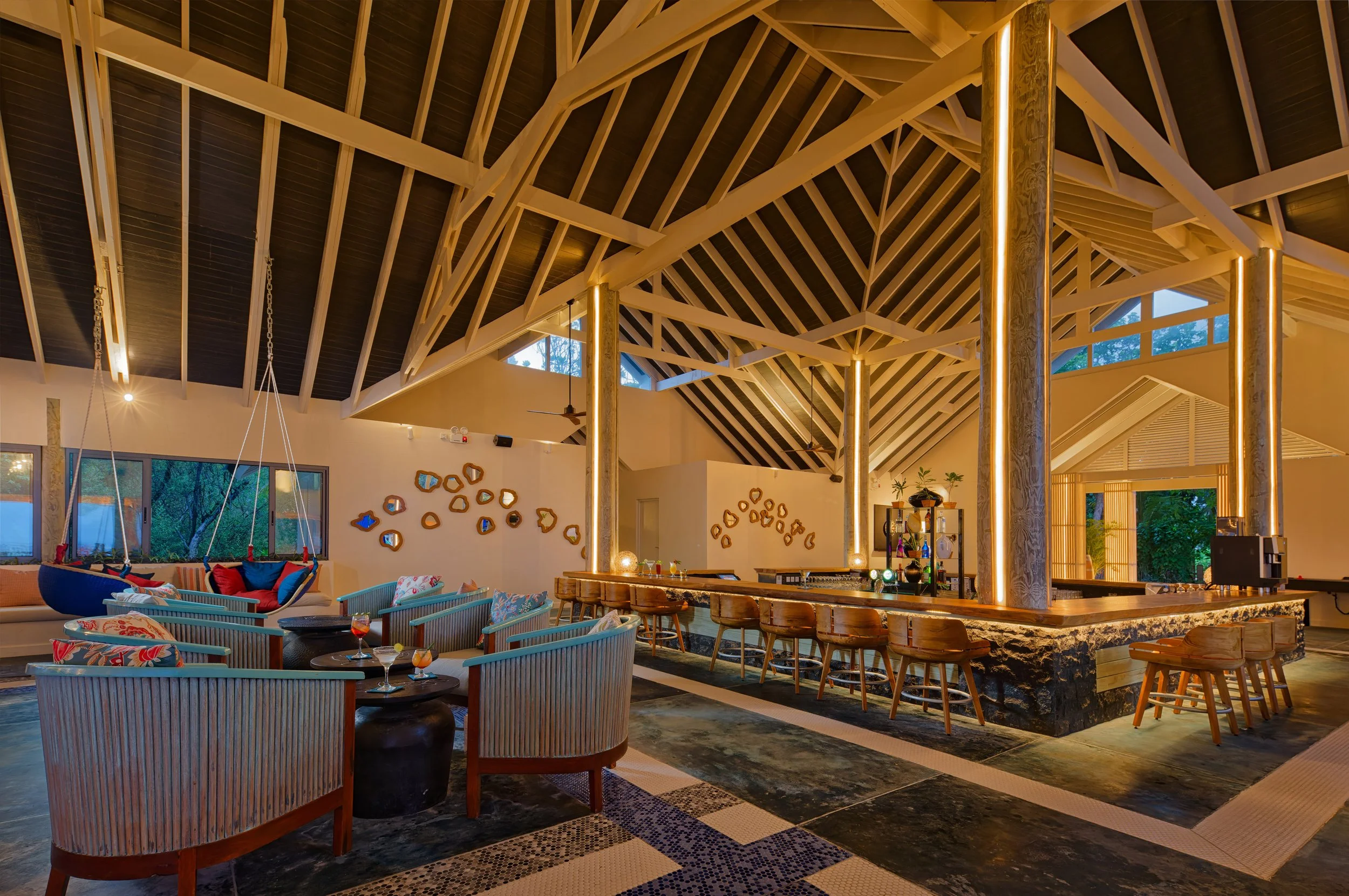 OBLU NATURE Helengeli by SENTIDO -Raa Bandhi Bar - Interior 3.jpg